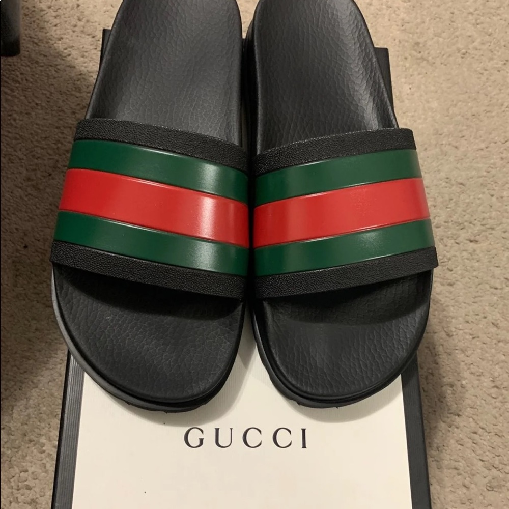 Brand new never worn Men’s Gucci Slides size 9